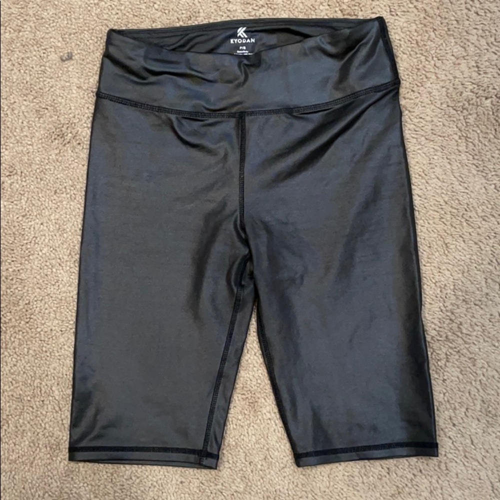 High shine black bike short